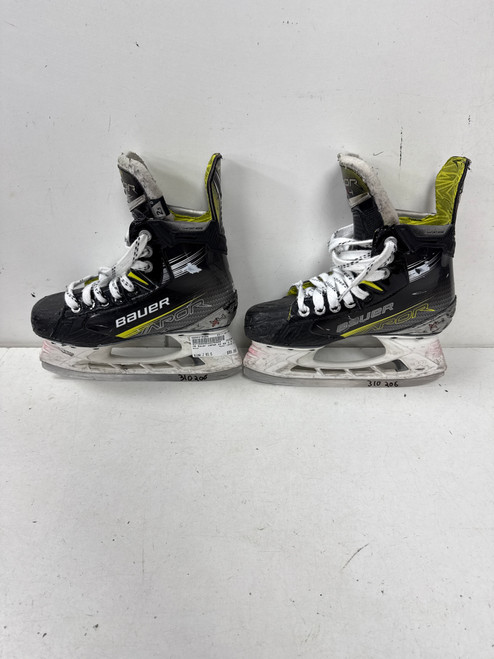 Vist Large View of Product Image Which is Used Bauer VAPOR X4 Junior Hockey Skate Junior 02.5