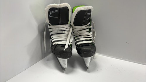 Vist Large View of Product Image Which is Used Bauer XLS Junior Hockey Skate Junior 01
