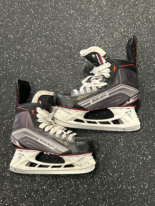Vist Large View of Product Image Which is Used Bauer X600 Intermediate Hockey Skate Intermediate 5.5