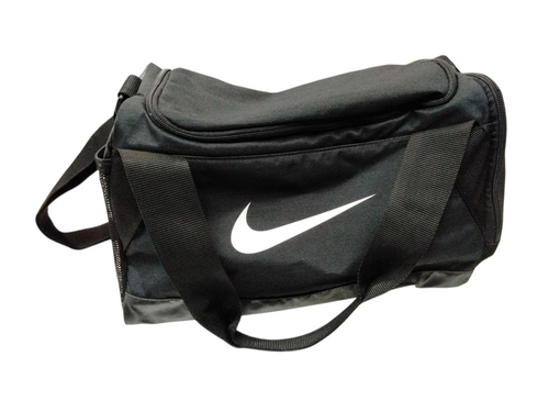 Vist Large View of Product Image Which is Used Nike Medium Equipment Bag