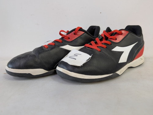 Vist Large View of Product Image Which is Used Diadora Soccer Indoor Shoes Black Junior 03