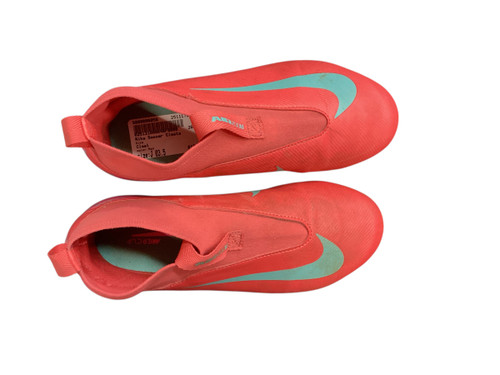 Vist Large View of Product Image Which is Used Nike Soccer Cleats Red Junior 03.5