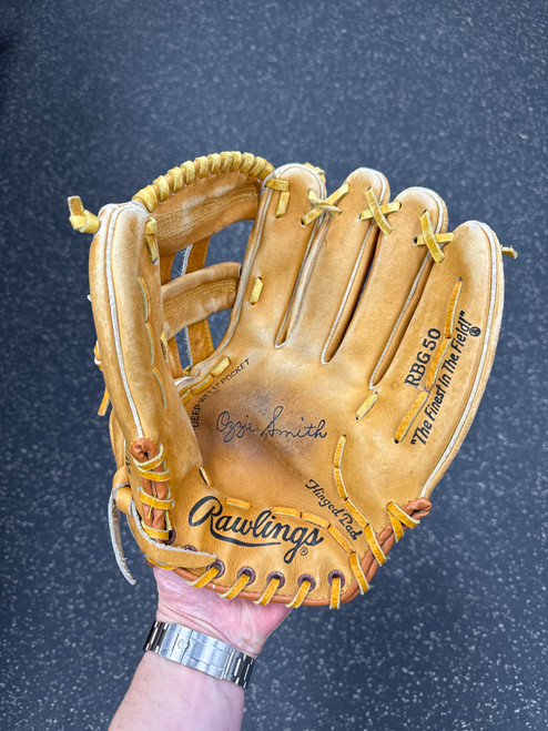 Vist Large View of Product Image Which is Used Rawlings RBG50 BB/SB Glove RH Throw Brown 12"