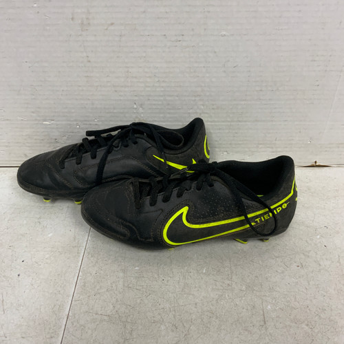 Vist Large View of Product Image Which is Used Nike Soccer Cleats Black Junior 06