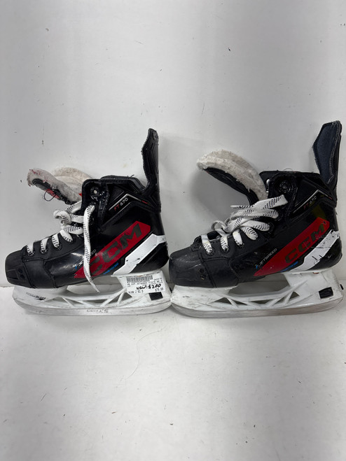 Vist Large View of Product Image Which is Used CCM JETSPEED FT670 Junior Hockey Skate Junior 02.5