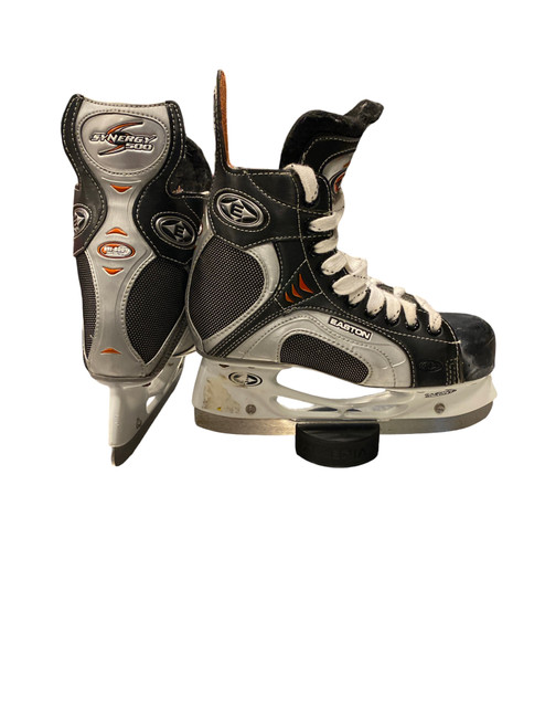 Vist Large View of Product Image Which is Used Easton SYNERGY 500 Intermediate Hockey Skate Intermediate 5.0