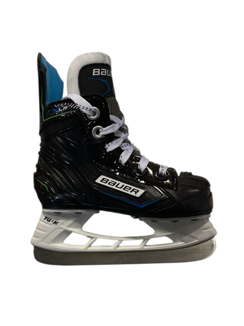 Vist Large View of Product Image Which is Used Bauer XLP Youth Hockey Skate Youth 07.0