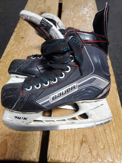 Vist Large View of Product Image Which is Used Bauer VAPOR X300 Junior Hockey Skate Junior 02