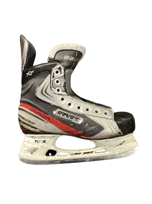 Vist Large View of Product Image Which is Used Bauer X3.0 Intermediate Hockey Skate Intermediate 5.0