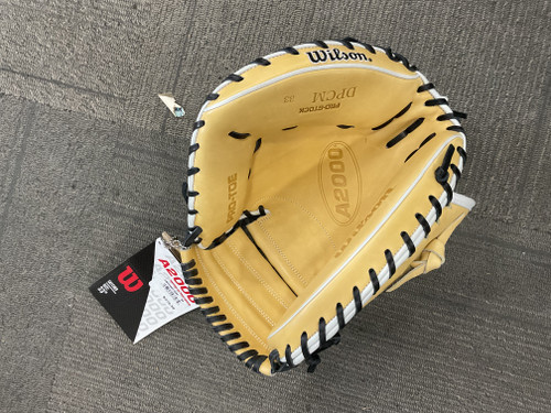 Vist Large View of Product Image Which is Used Wilson A2000 BB/SB Catchers RH Throw Brown 33"