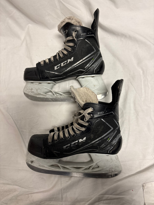 Vist Large View of Product Image Which is Used CCM RIB XT Intermediate Hockey Skate Intermediate 4.0