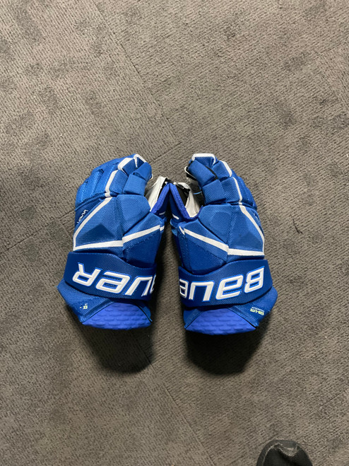 Vist Large View of Product Image Which is Used Bauer VAPOR HYPERLITE GLOVES Intermediate Gloves Royal Blue 13"
