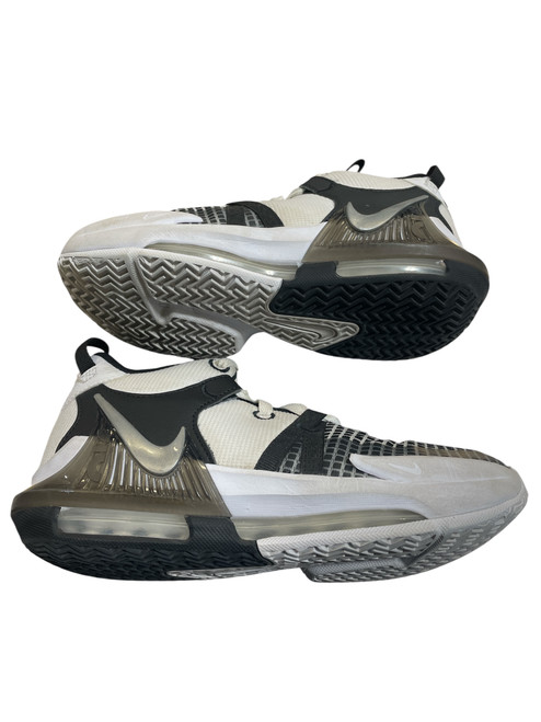 Vist Large View of Product Image Which is Used Nike LEBRON Basketball Shoes Black And White Junior 04.5