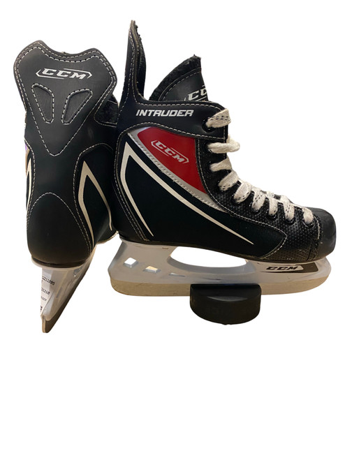 Vist Large View of Product Image Which is Used CCM INITRUDER Junior Hockey Skate Junior 01