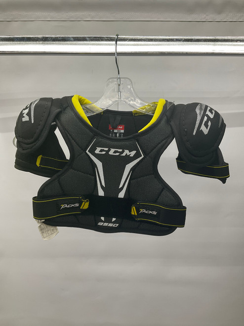 Vist Large View of Product Image Which is Used CCM 9550 Youth Shoulder Pads LG