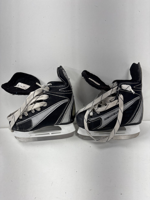 Vist Large View of Product Image Which is Used Hespeler HESPELER Youth Hockey Skate Youth 11.0