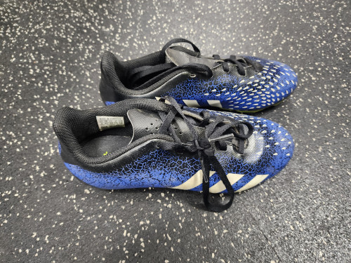 Vist Large View of Product Image Which is Used Adidas PREDATOR Soccer Cleats Black Junior 03