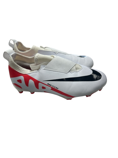 Vist Large View of Product Image Which is Used Nike Soccer Cleats White Junior 04