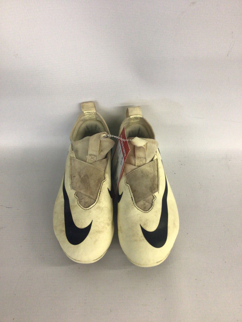 Vist Large View of Product Image Which is Used Nike Soccer Cleats White Junior 01