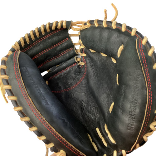 Vist Large View of Product Image Which is Used Marucci ACADIA SERIES BB/SB Catchers RH Throw Black 32"