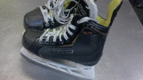 Vist Large View of Product Image Which is Used Bauer SUPREME S25 Junior Hockey Skate Junior 01