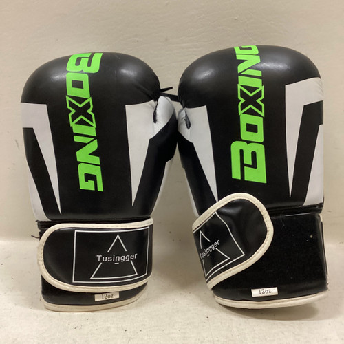 Vist Large View of Product Image Which is Used Boxing Gloves Black MD