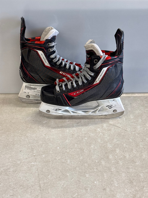 Vist Large View of Product Image Which is Used CCM JETSPEED Junior Hockey Skate Junior 05
