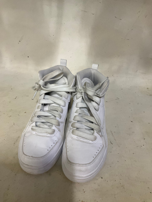 Vist Large View of Product Image Which is Used Puma Basketball Shoes Y White Junior 03.5