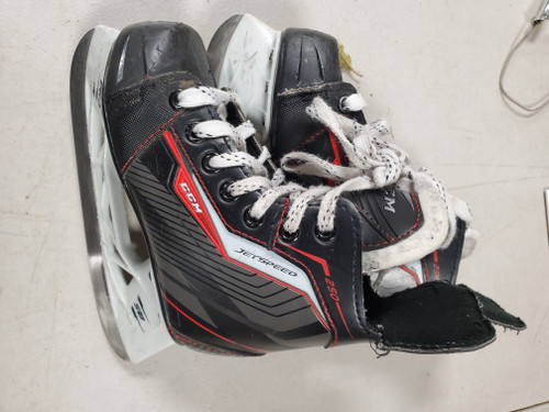 Vist Large View of Product Image Which is Used CCM JETSPEED 250 Youth Hockey Skate Youth 12.0
