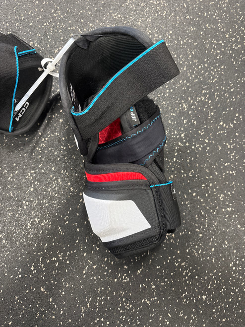 Vist Large View of Product Image Which is Used CCM JETSPEED FT680 Senior Elbow Pads MD