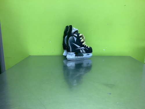 Vist Large View of Product Image Which is Used Reebok 2K FITLITE Youth Hockey Skate Youth 09.0
