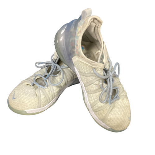 Vist Large View of Product Image Which is Used Nike LEBRON Basketball Shoes M White Youth 06.0