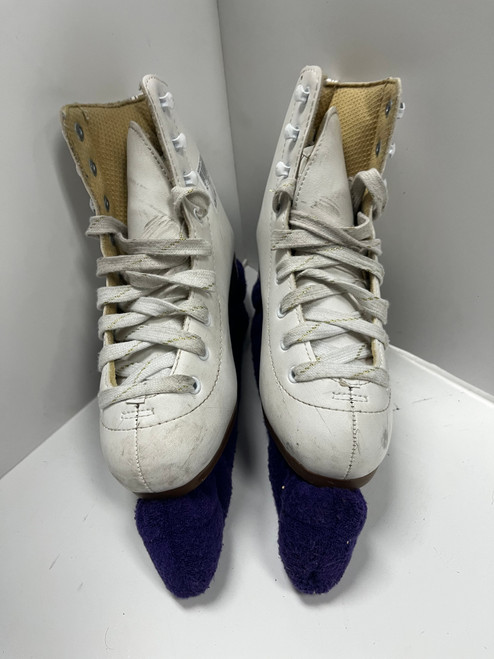 Vist Large View of Product Image Which is Used SZ 2 OBX FIGURE SKATES Girls Figure Skate None Junior 02