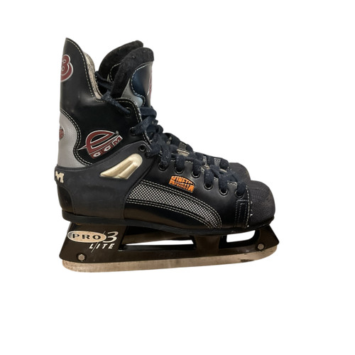Vist Large View of Product Image Which is Used SOFTEC Boys Softboot Skate Black Junior 02