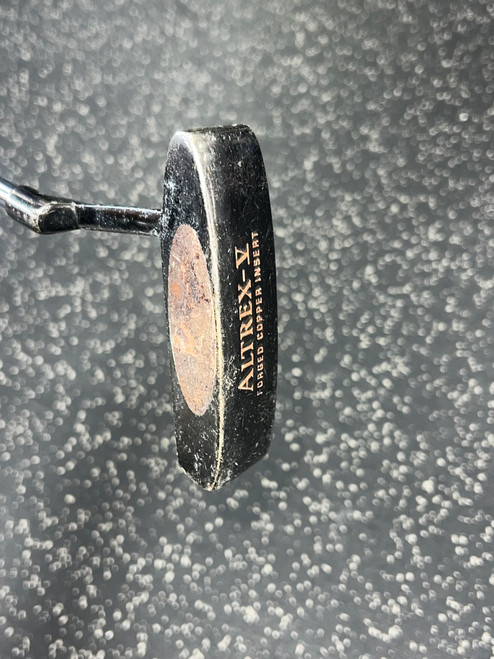 Vist Large View of Product Image Which is Used ALTREX-V Mens Putter RH
