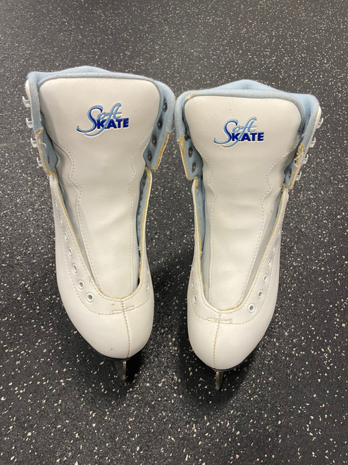 Vist Large View of Product Image Which is Used Jackson SOFT SKATE WomensFigure Skate White Senior 9