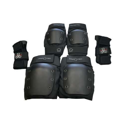 Vist Large View of Product Image Which is Protec, Inline, Protective Set, Black, MD