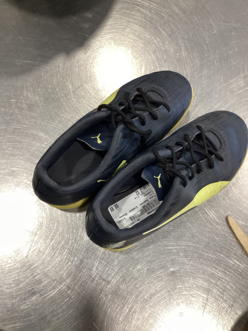 Vist Large View of Product Image Which is Used Puma Soccer Indoor Shoes Navy Blue Junior 02