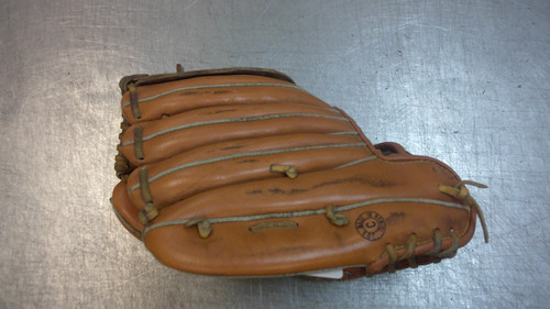 Vist Large View of Product Image Which is Used Rawlings RICKY BB/SB Glove RH Throw Brown 10 1/2"
