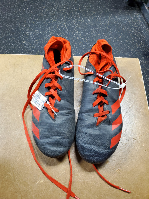 Vist Large View of Product Image Which is Used Adidas PREDATOR Soccer Cleats Red And Black Junior 06