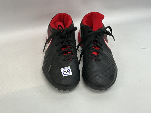 Vist Large View of Product Image Which is Used Nike Soccer Indoor Shoes Black And Red Junior 04.5