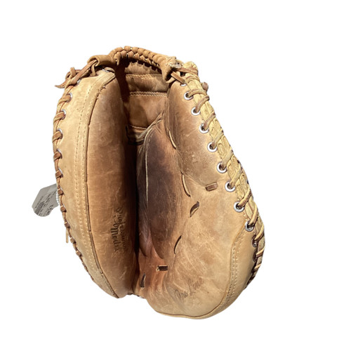 Vist Large View of Product Image Which is Used Nokona PRO LINE CM200 BB/SB Catchers RH Throw Brown 32"