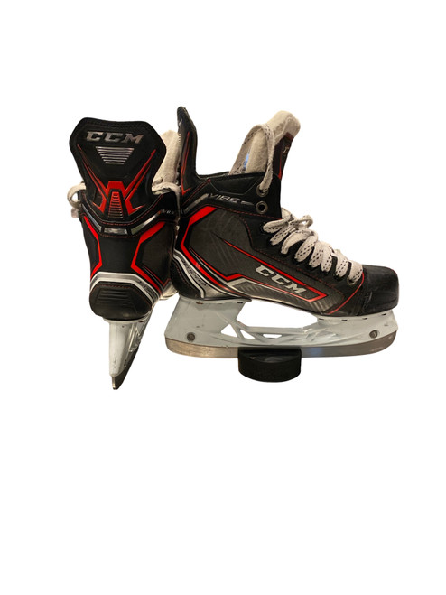 Vist Large View of Product Image Which is Used CCM JETSPEED VI Intermediate Hockey Skate Intermediate 5.0