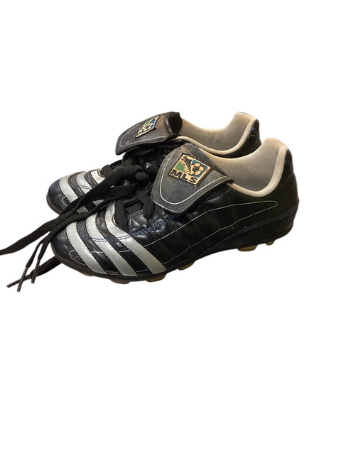Vist Large View of Product Image Which is Used Adidas Soccer Cleats Black Junior 01