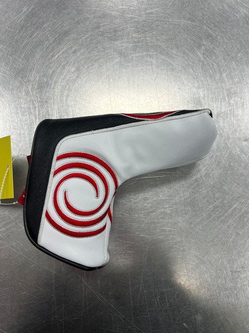 Vist Large View of Product Image Which is Used Odyssey MAGNETIC PUTTER COVER Golf Accessory