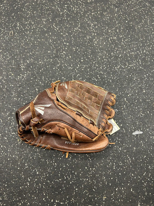Vist Large View of Product Image Which is Used Easton PFP1300 BB/SB Glove RH Throw Brown 13"