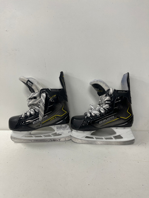 Vist Large View of Product Image Which is Used Bauer SUPREME MATRIX Youth Hockey Skate Youth 12.5