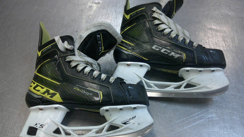 Vist Large View of Product Image Which is Used CCM SUPER TACKS 9370 Junior Hockey Skate Junior 04
