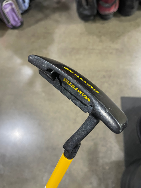 Vist Large View of Product Image Which is Used Momentus WEIGHTED PUTTER Putting Aid