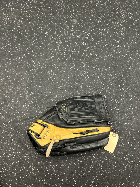 Vist Large View of Product Image Which is Used Mizuno GSP1401D BB/SB Glove RH Throw Black 14"